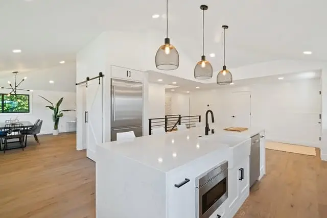 kitchen 2.jpg